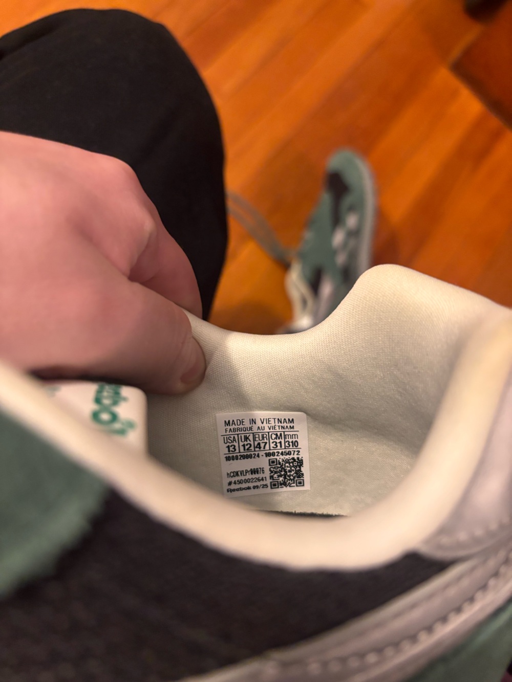 Men’s Classic Reeboks - Picture 5 of 5